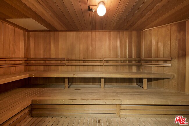 Building Photo - 2132 Century Park Ln