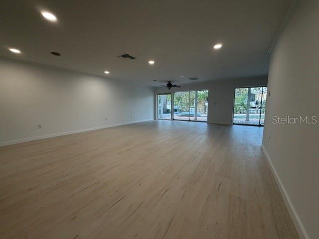 Building Photo - 605 Lotus Ln