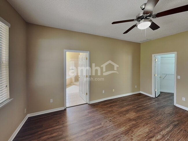 Building Photo - 1714 Cedar Lake Dr