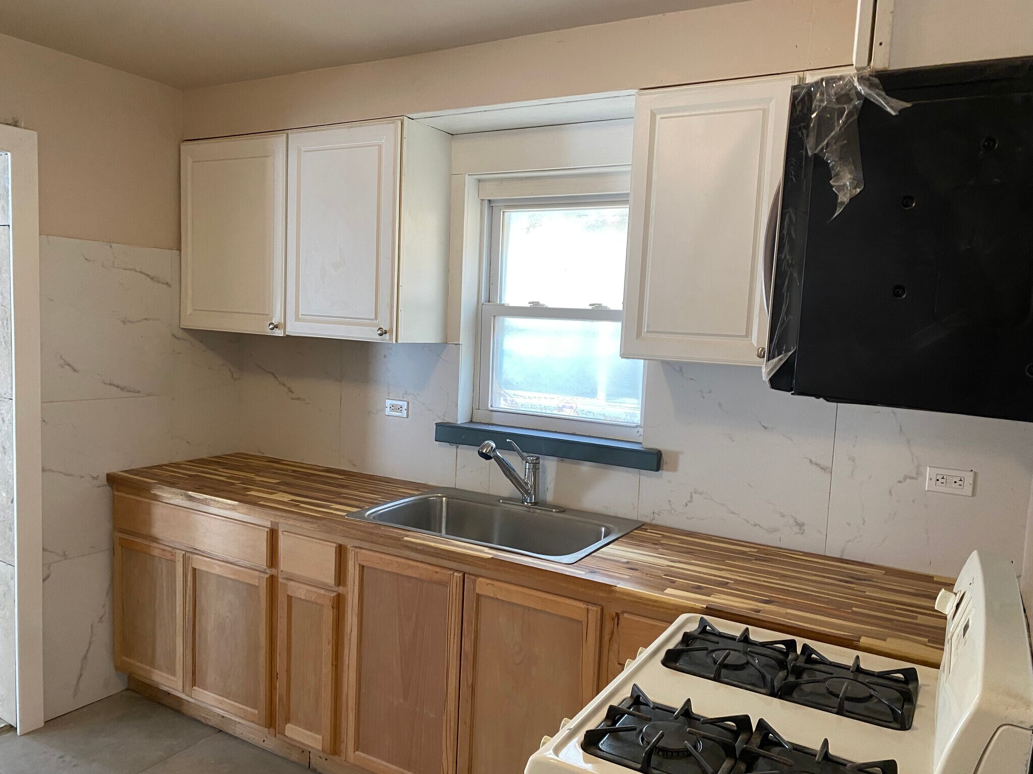 Building Photo - 3704 W 69th Pl