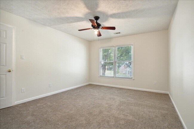Building Photo - 739 Evans View Ln