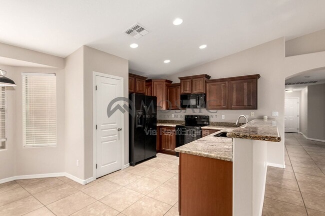 Building Photo - 3468 E Crescent Way