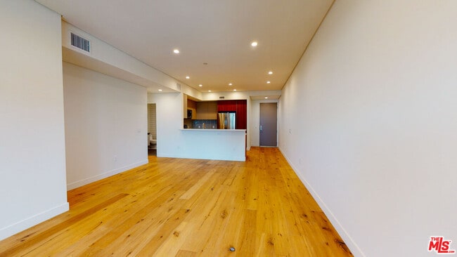 Building Photo - 938 Orange Grove Ave