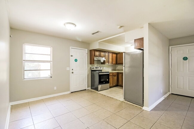 Building Photo - 4815 Andromeda Rd