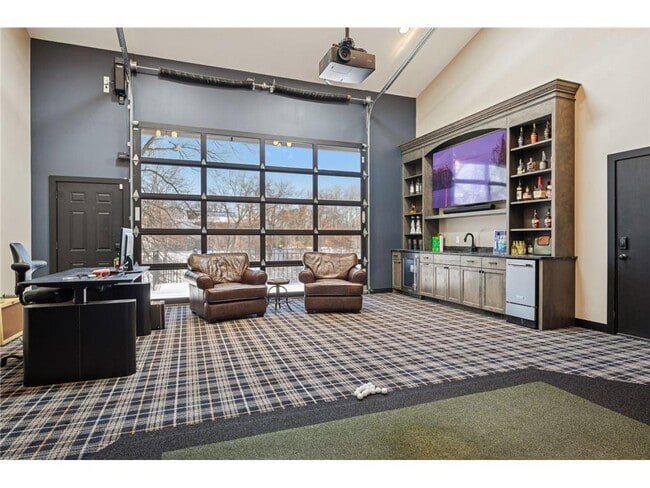 Building Photo - 5 Cooper Ave