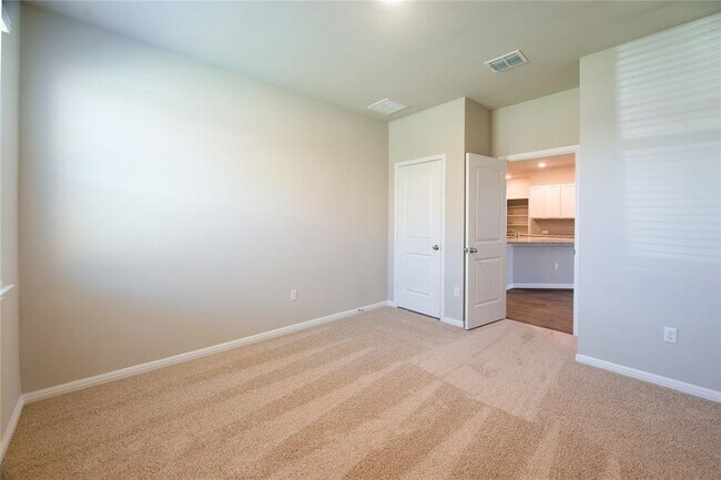 Building Photo - 106 Deep Eddy Cv