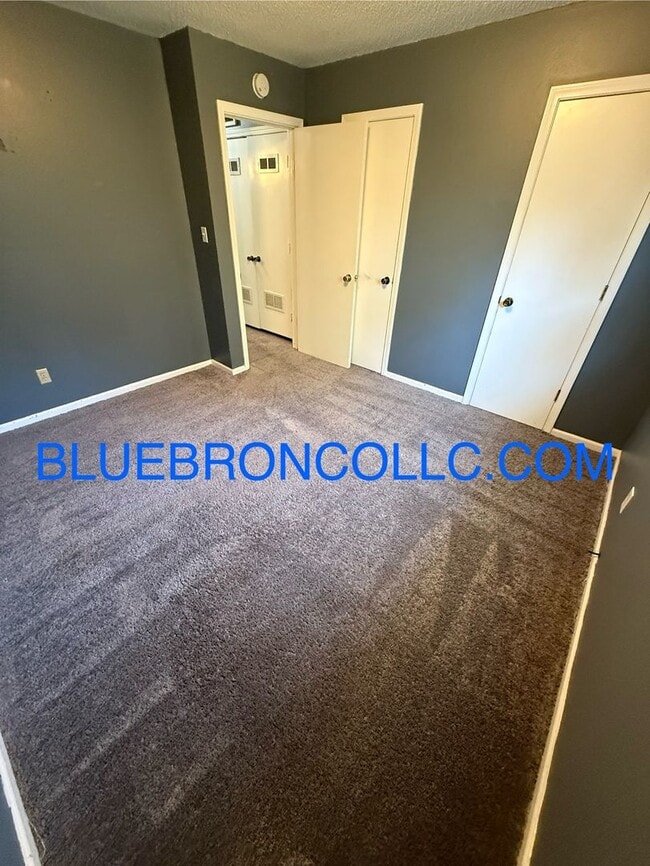 Building Photo - Cute 2 bedroom 1 bathroom home with 1 car garage