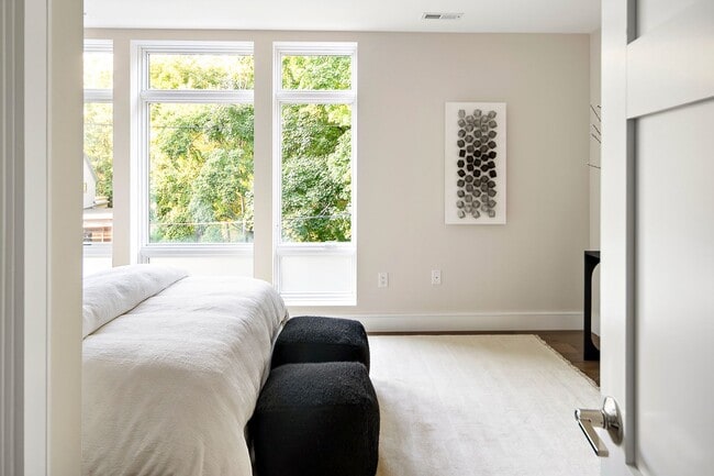 Building Photo - 1 Bed • 1.5 Bath • Garage Parking • New Luxury Building – Available now, February, March or April...