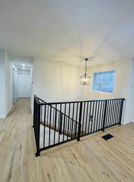 Building Photo - 2201 Virginia Ct