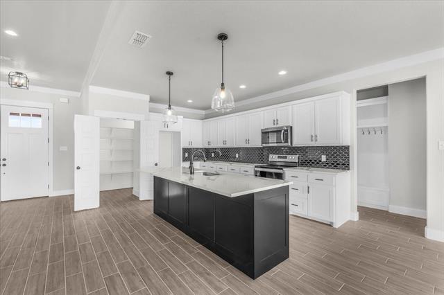 Building Photo - 4020 Windy Pt Rnch Rd