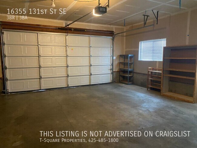 Building Photo - Unique 3 Bedroom Home with Daylight Baseme...