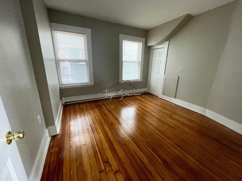 Building Photo - 6 Bowdoin Park