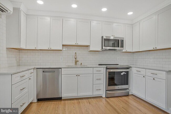 Building Photo - 9685 Howes Rd