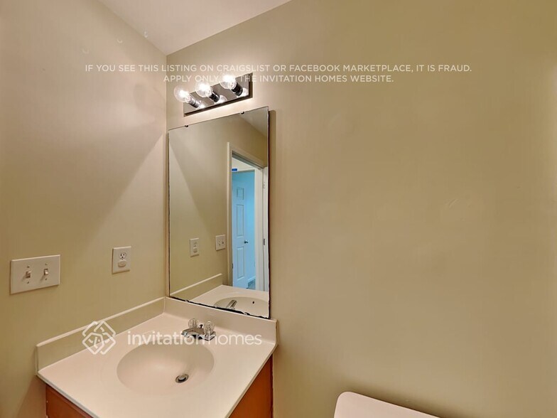 Building Photo - 911 Wind Carved Ln