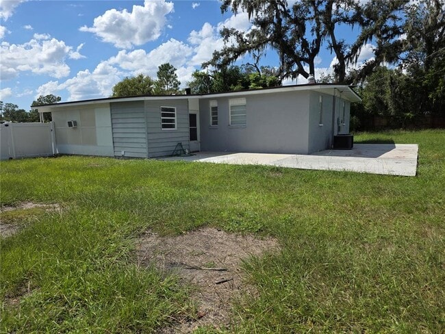 Building Photo - 1103 Teakwood Ave