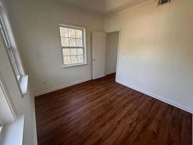 Building Photo - Charming 3BR Townhome in Atlanta