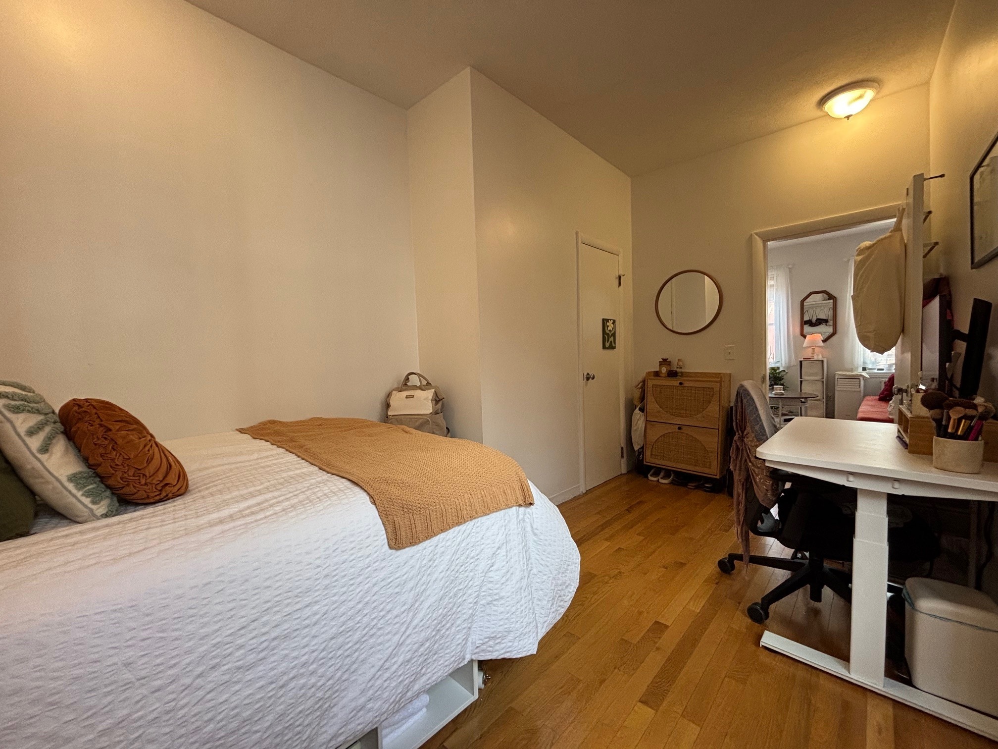 Building Photo - 19 Irving St