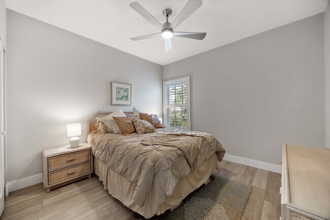 Building Photo - 886 Tanbark Dr