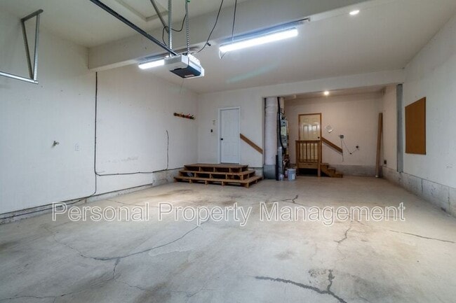 Building Photo - 4505 NW 9th Cir