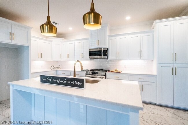 Building Photo - 9023 Mayswood Pl