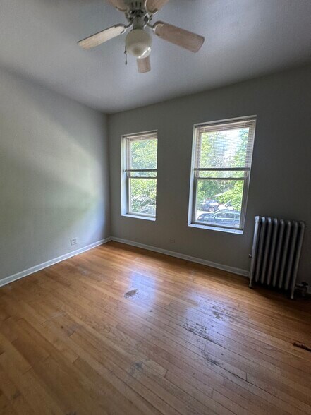 Building Photo - 4237 N Paulina St