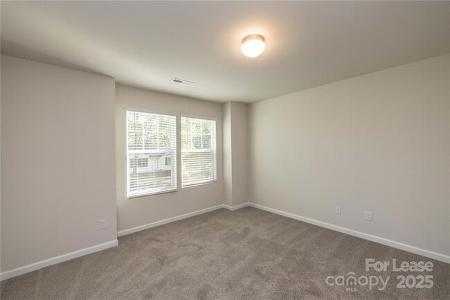 Building Photo - 202 S Bell Ave