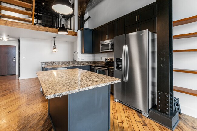 Building Photo - 2003 Brooklyn St