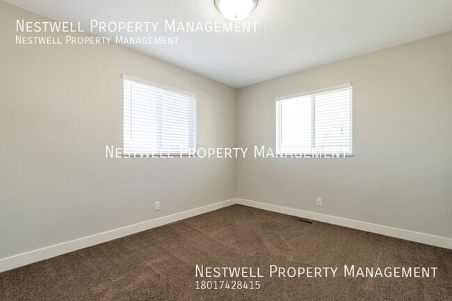 Building Photo - Beautiful 3-bed Townhome in Farmington in