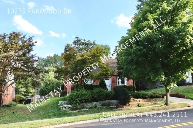 Building Photo - 10239 Parkwood Dr