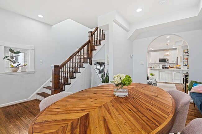 Building Photo - Amazing Anacostia Abode!