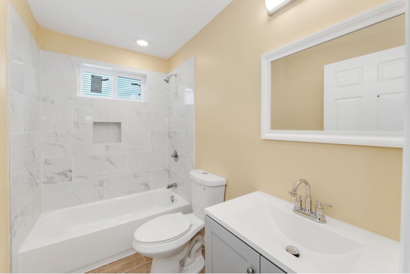 Building Photo - 12 Andy St