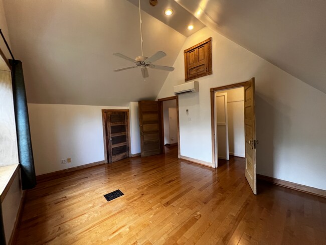 Building Photo - 4149 W Pine Blvd