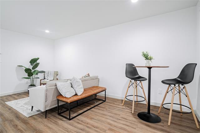 Building Photo - 125 E 8th St