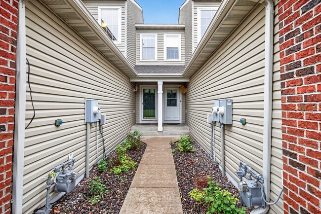Building Photo - 5130 Holly Ln N