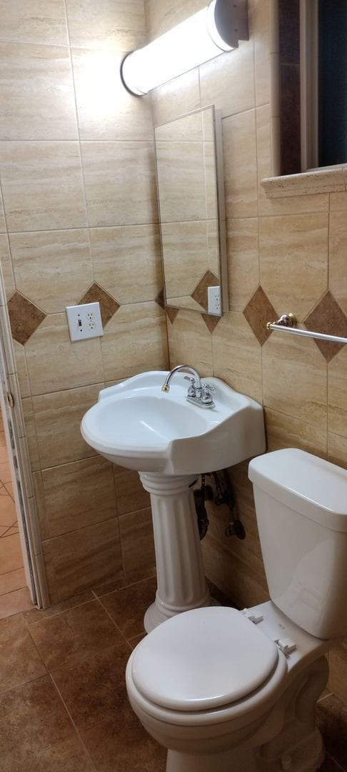 Building Photo - House with Separate studio apartment Included