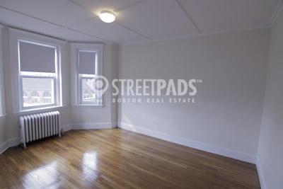 Building Photo - bedroom in Boston MA 02215