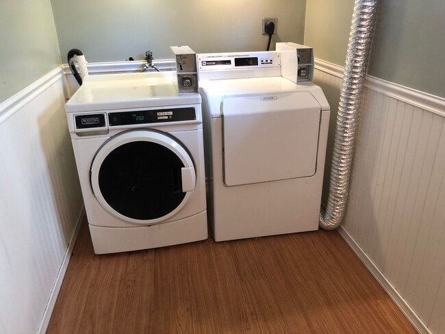 Building Photo - 90 Conwell Ave