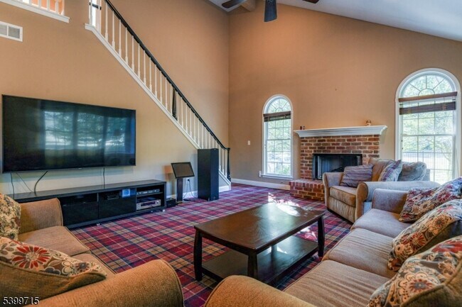 Building Photo - 5 Hidden Valley Way