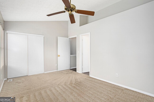 Building Photo - 5731 Wells Cir
