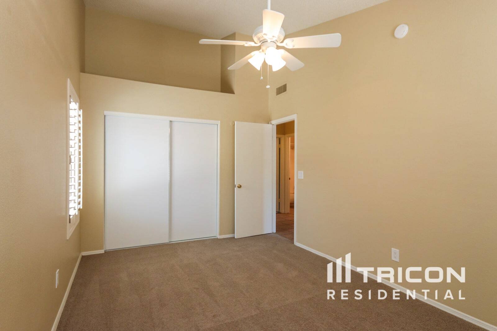 Building Photo - 1519 E Sequoia Dr