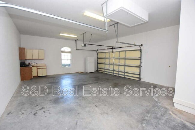 Building Photo - 4435 Winding Oaks Cir