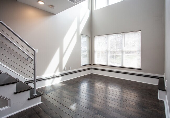 Building Photo - 60 Howard St