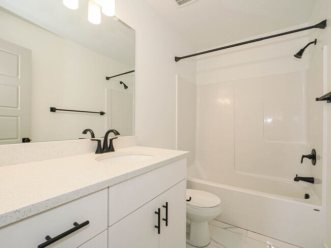 Building Photo - 4 Bedroom, 2.5 bathroom Eagle Mountain Home