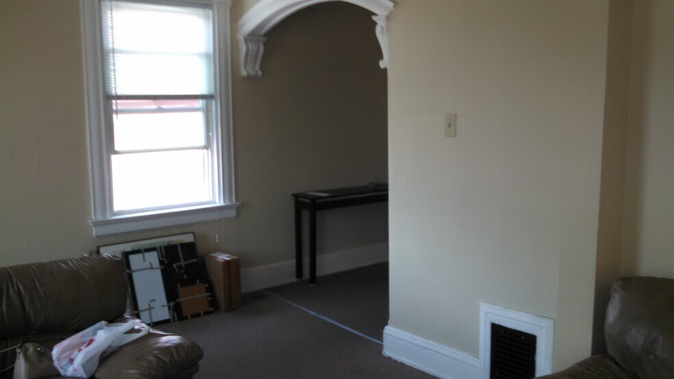 Building Photo - 2401 Fairview Ave