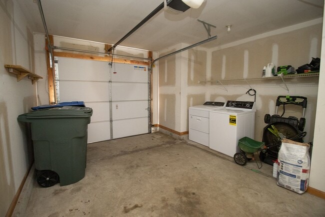 Building Photo - 101 Saskatoon Dr