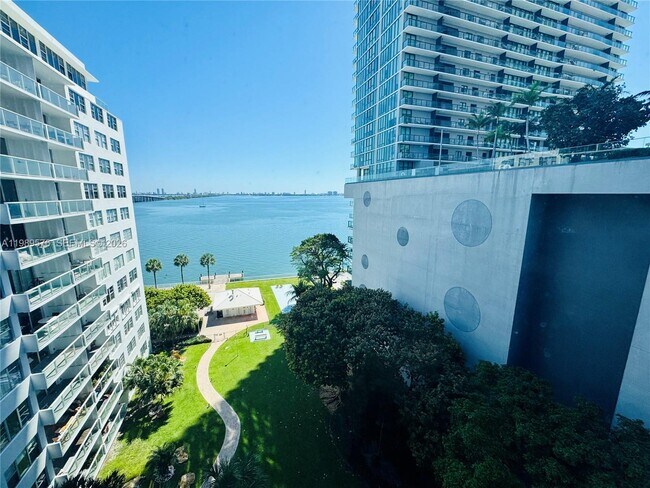 Building Photo - 3301 NE 5th Ave