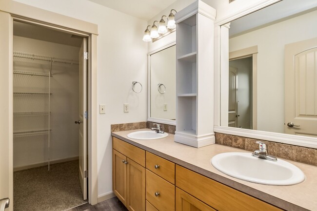 Building Photo - Cozy 3 Bed Home: New Carpet, Fully Fenced Yard & Near Old Mill