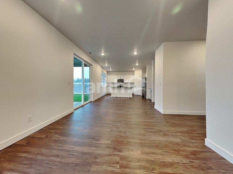 Building Photo - 7742 Brenden St SW