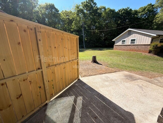 Building Photo - 1502 Waverly Way