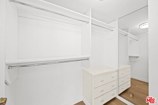 Building Photo - 244 S Almont Dr